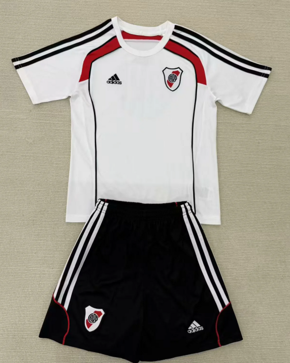 Kids River Plate Training Kit 2025/26